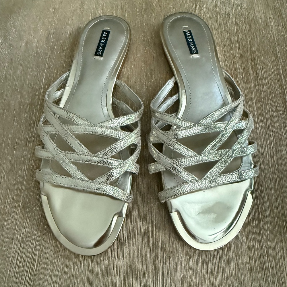 Alex Marie Women’s metallic gold strappy slide/flat dressy sandals-size 9.5